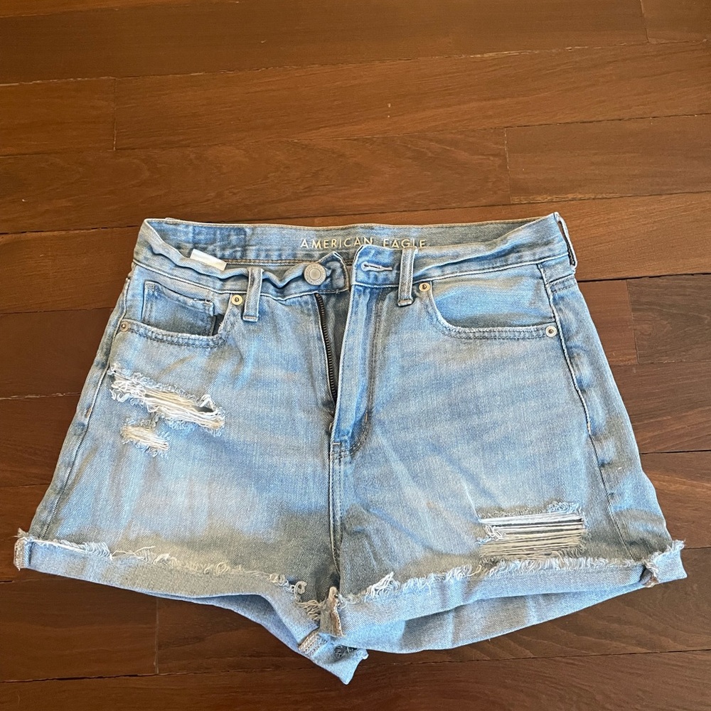 American Eagle mom short